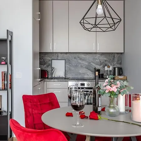 Sweet Home, Cozy Apartments, Free Underground Parking, Long Welcome * וילנה