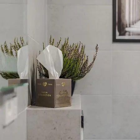 Apartment Sweet Home, Cozy Apartments, Free Underground Parking, Long Welcome *