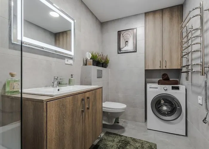 Sweet Home, Cozy Apartments, Free Underground Parking, Long Welcome *