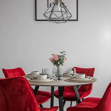 Sweet Home, Cozy Apartments, Free Underground Parking, Long Welcome Apartamento *